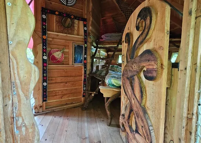 Campingplatz Dans Les Arbres - Les Lutins